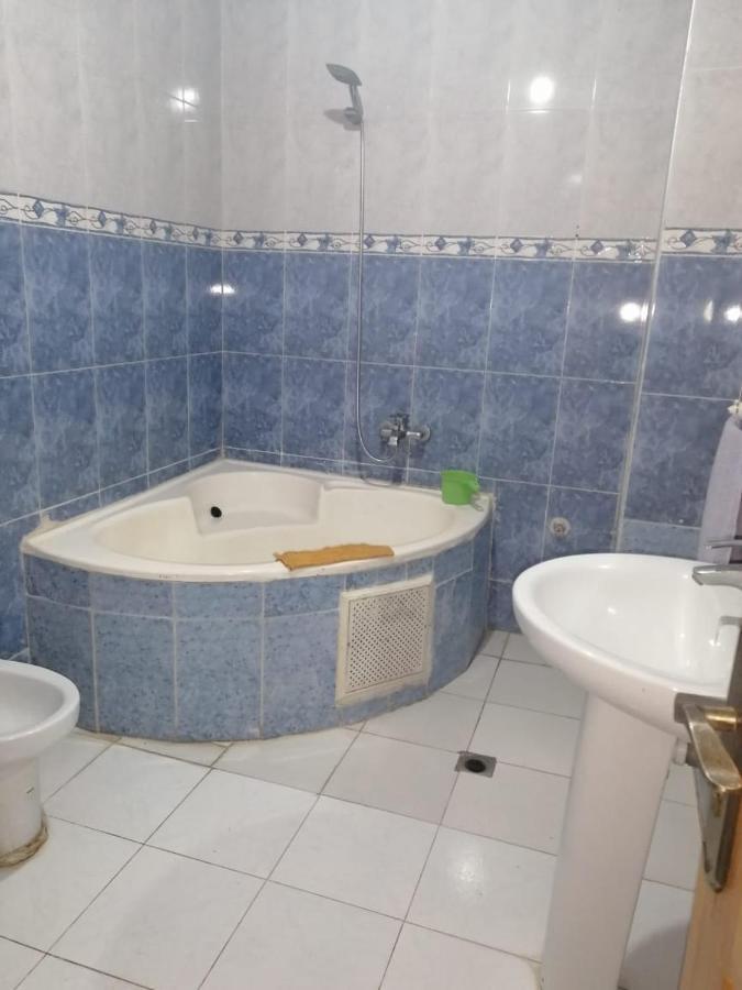 Top Appartement Equipe Pour Les Familles Kénitra Exteriör bild